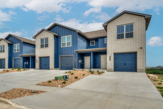 Building Photo - 8434 Adelaide Dr