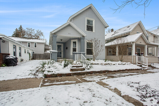 Building Photo - 851 Hovey St SW Rental