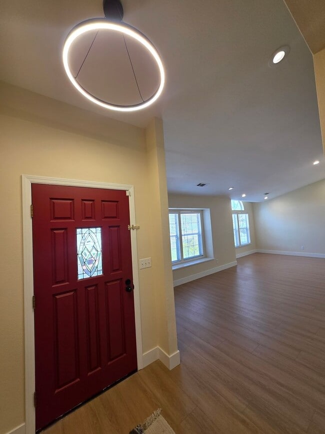 Photo - 444 N Tommy St