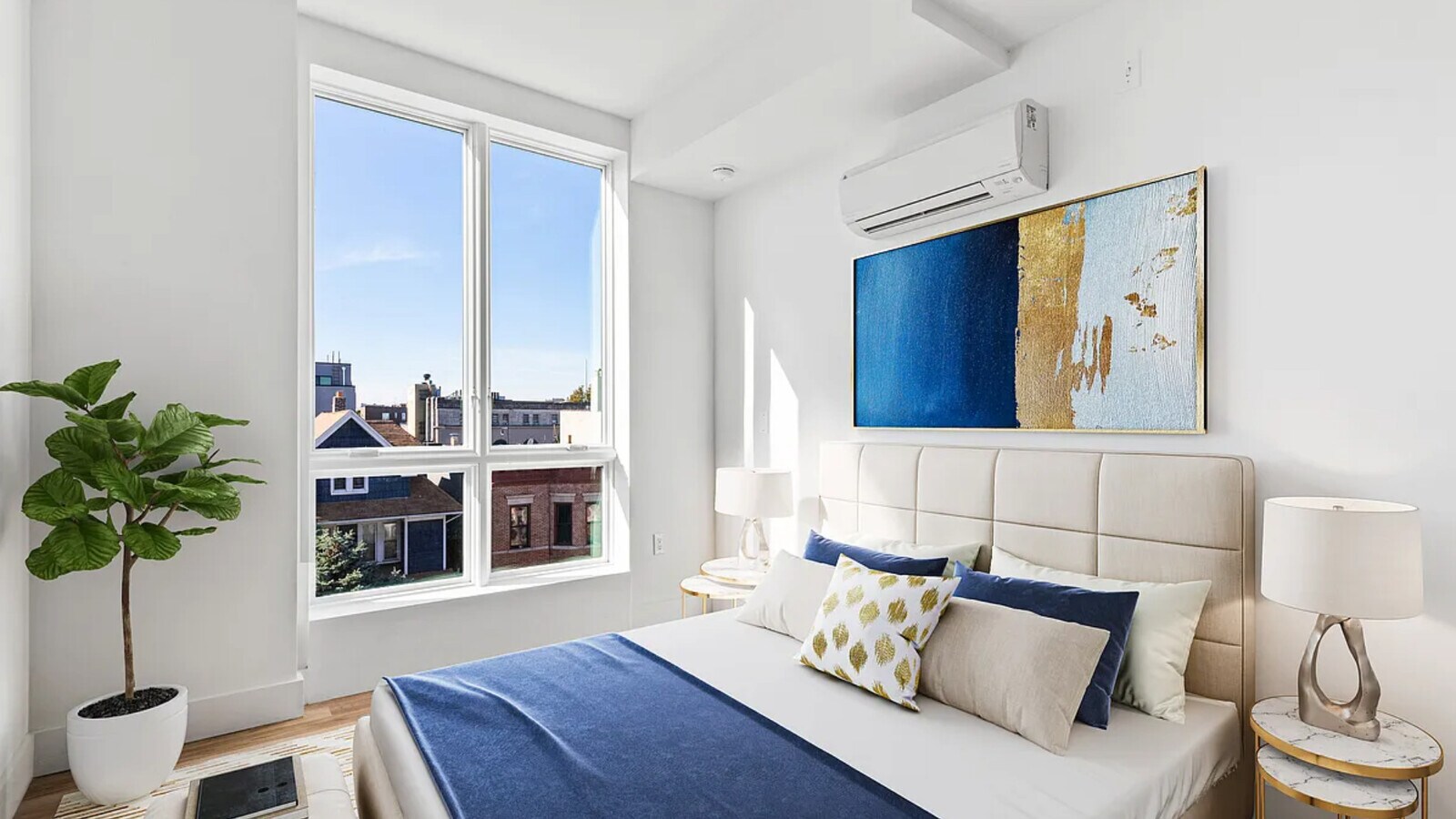 Photo - 15 E 31st St