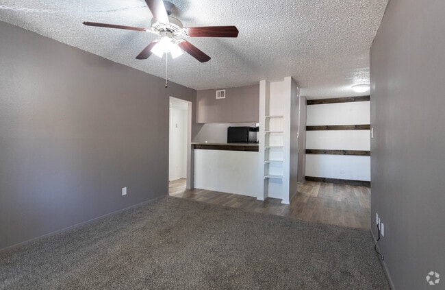 1BR, 1BA - 648 SF