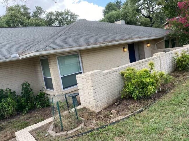 Photo - 10608 Spicewood Club Dr