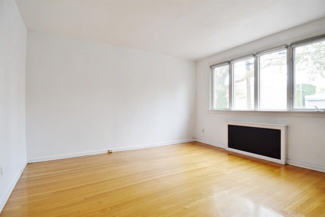 Photo - 19 W 32nd St Unit 1