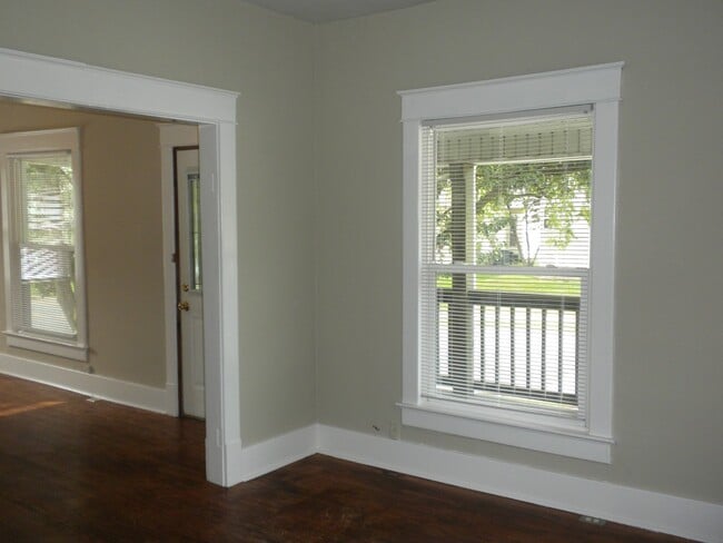 Photo - 3 Bedroom House-Downtown