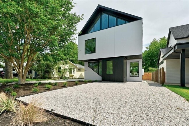 Building Photo - 1904 Collier St