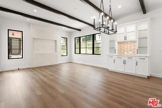 Photo - 930 Lincoln Blvd