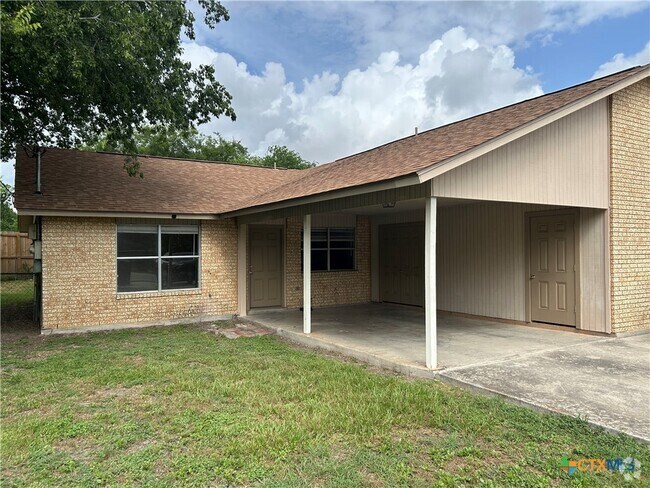 Building Photo - 1324 S Mesquite Ave Rental