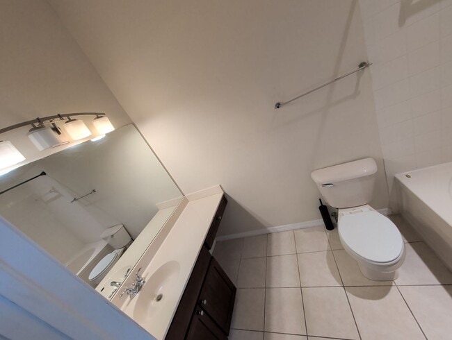 Photo - Elegant 2 Bed 2.5 Bath In Largo