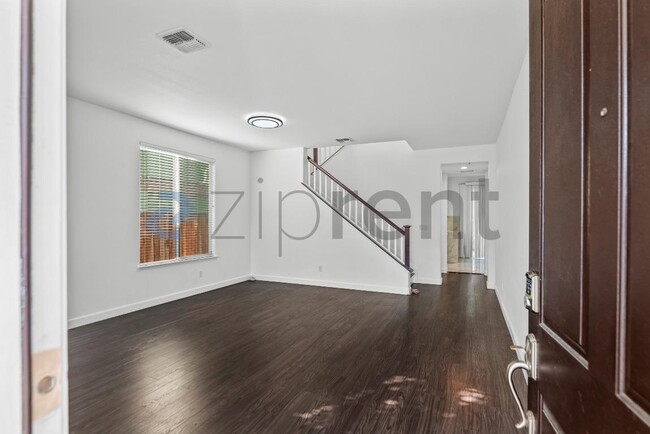 Photo - 2960 Stallion Way