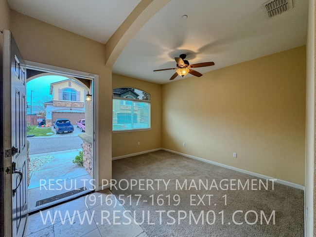 Photo - Stunning 3-bedroom, 3-bathroom