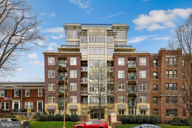 Photo - 4025 Connecticut Ave NW Unidad 203 Rental