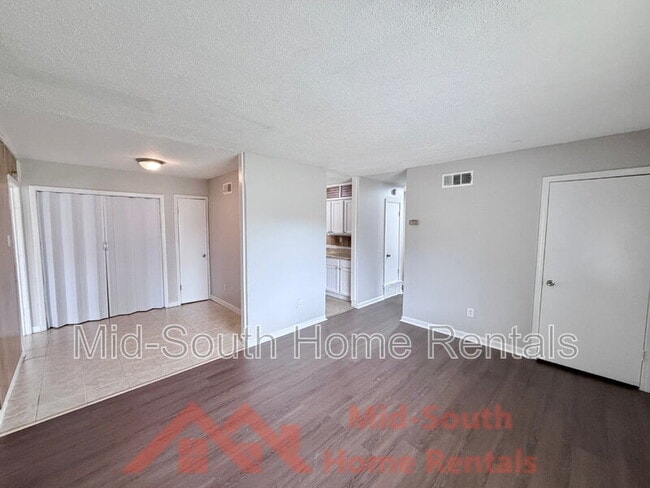 Photo - 474 Brockwood Cove
