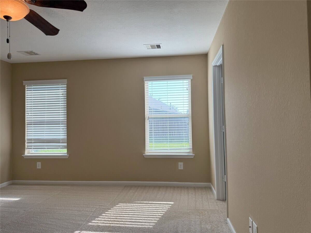 Photo - 2914 Acorn Oaks Dr