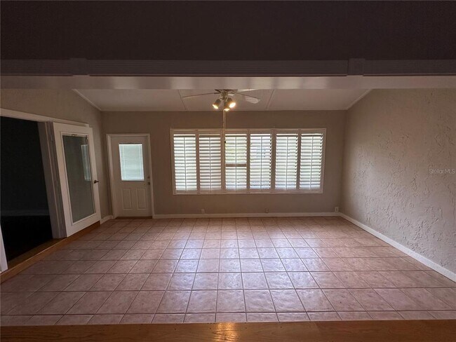 Photo - 1539 Pickwood Ave