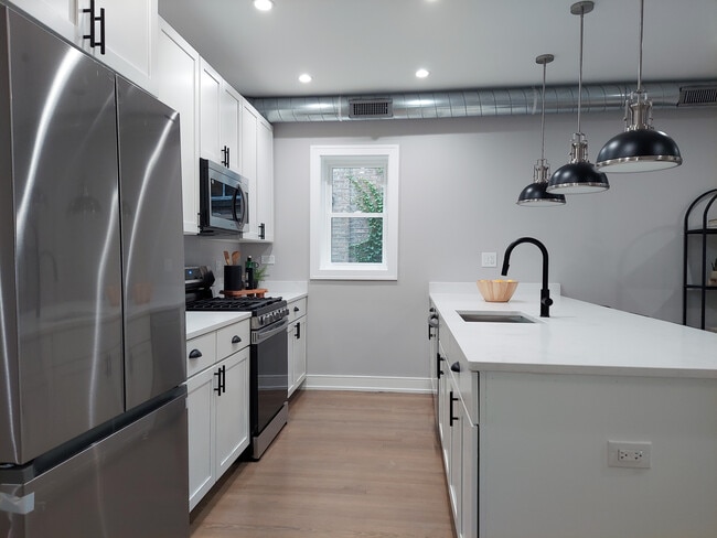 Photo - 2641 W Carmen Ave Unit 1