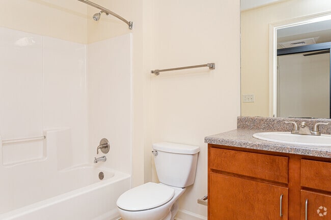 1 BR, 1 BA - 450 SF - Centennial Place Apartments
