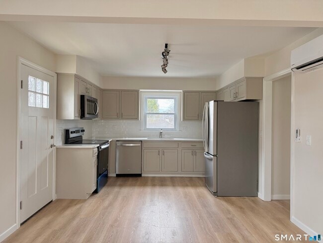 Photo - 194 High Ridge Ave Unit 1