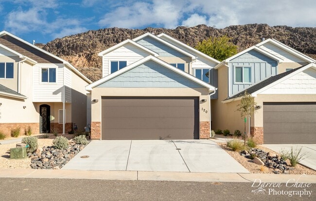 Photo - Beautiful!! End unit! 4 bedroom, 2.5 bathroom townhome in Hurricane!