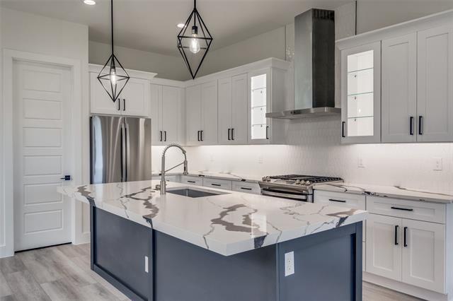 7805 Denton Dr