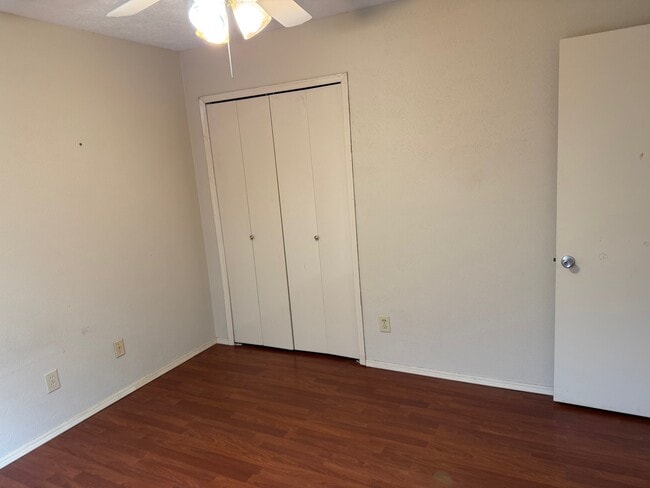 Photo - 503 Rosewood Ln