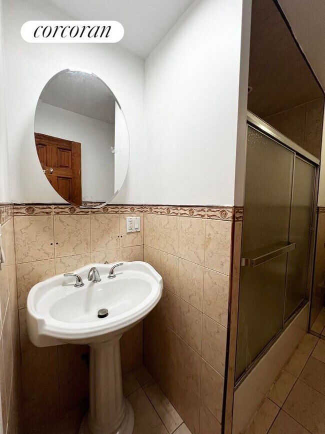 Photo - 357 Halsey St