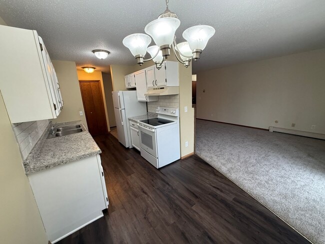 Photo - Charming 2-Bedroom, 1-Bath with Garage Unidad 11