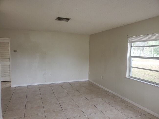 living room - 6538 W Norvell Bryant Hwy Unit 6538