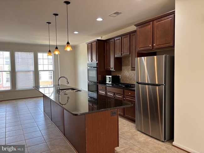 Photo - 21755 Harroun Terrace