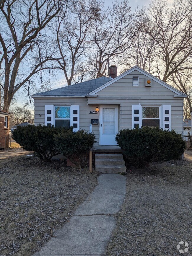 Building Photo - 18642 Shaftsbury Ave Rental