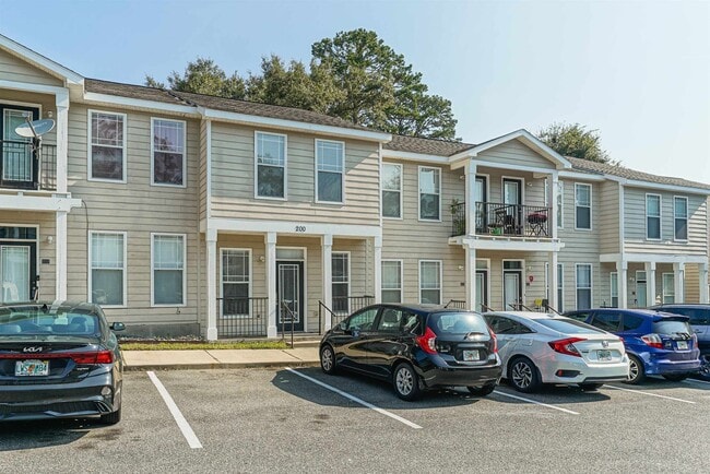 Building Photo - 2400 Fred Smith Rd Unit 204