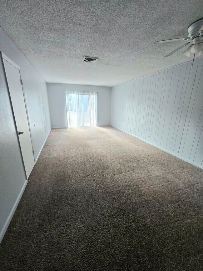 Photo - Palm West Condo - Wood Unit P2325-136