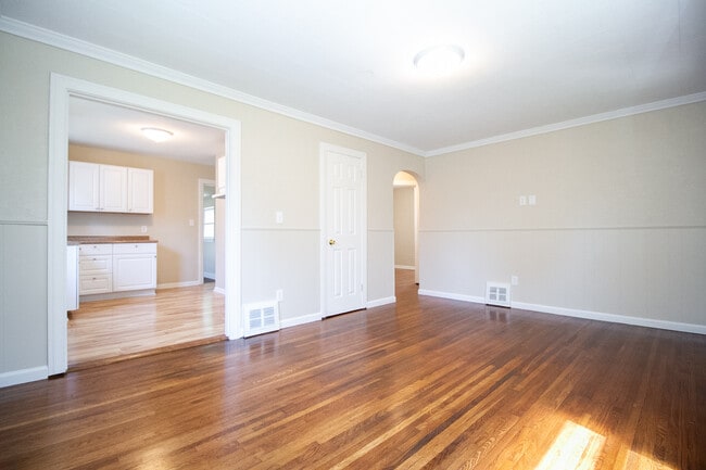 Photo - 1732 Talbot St