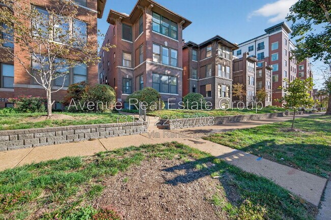 5559 Pershing Ave Unit 1F