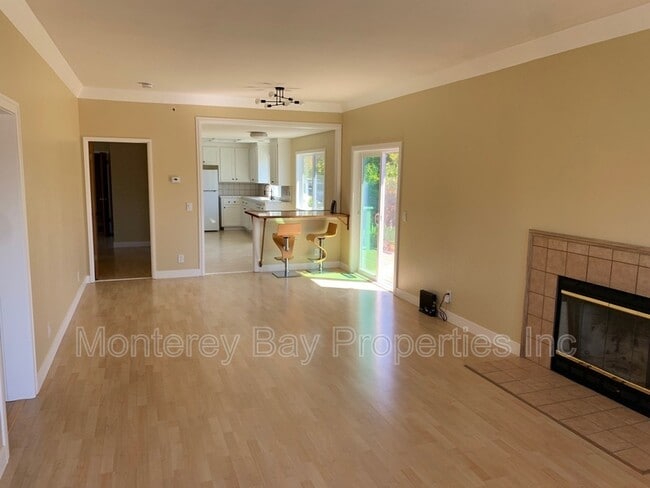 Photo - 1715 Matthews Ln