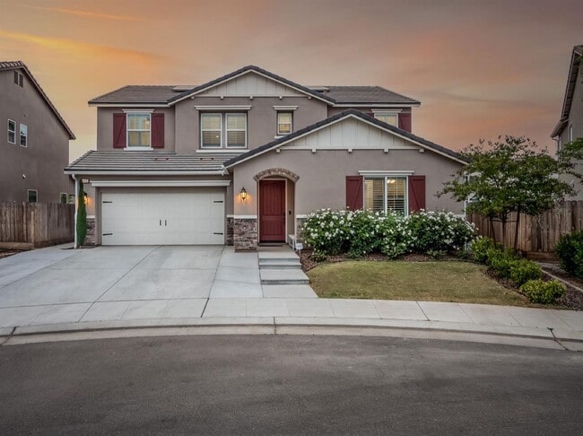 Building Photo - Newly Built 5 Bedroom Home Near Clovis East