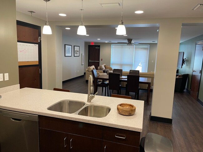 Photo - Beautiful Downtown Condo!