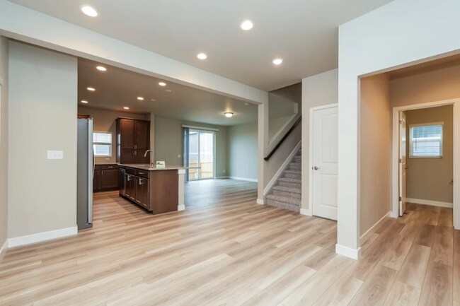 Photo - 46071 Nederland Dr