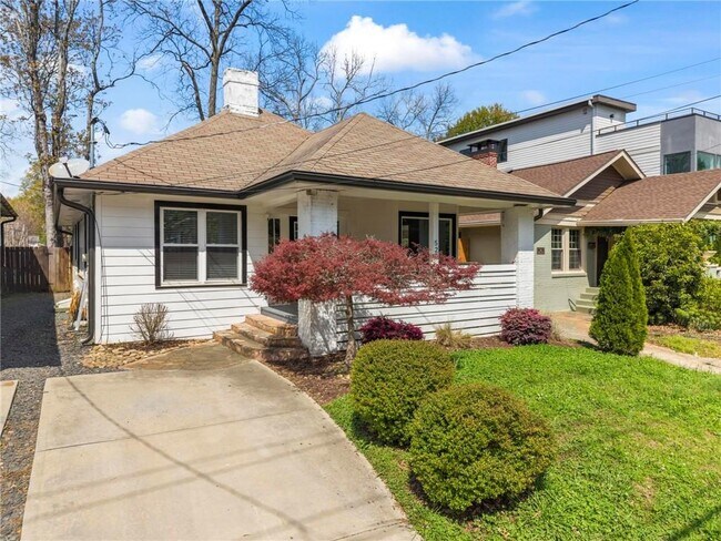 Photo - 520 Angier Ave NE