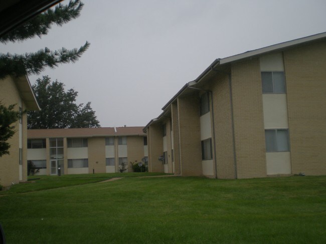 Photo - 146 Clarkson Rd Apartments