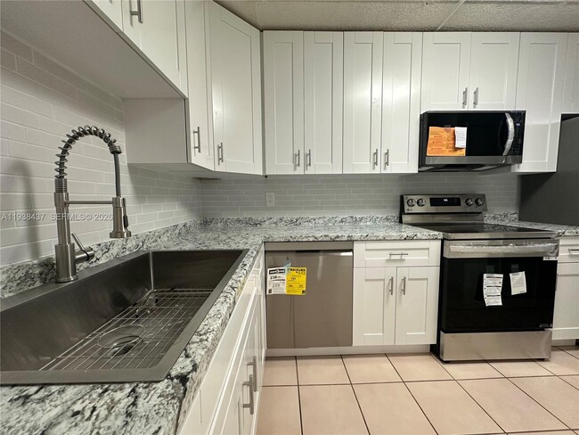 Building Photo - 14840 Naranja Lakes Blvd Unit C1J