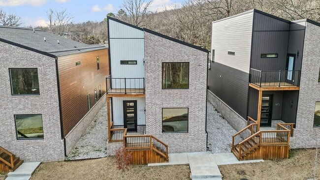 Building Photo - 485 S Happy Hollow Rd