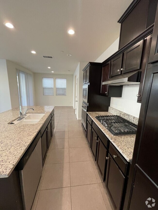 Building Photo - Summer Special $200 Off 1st Month Rent!!! Rental