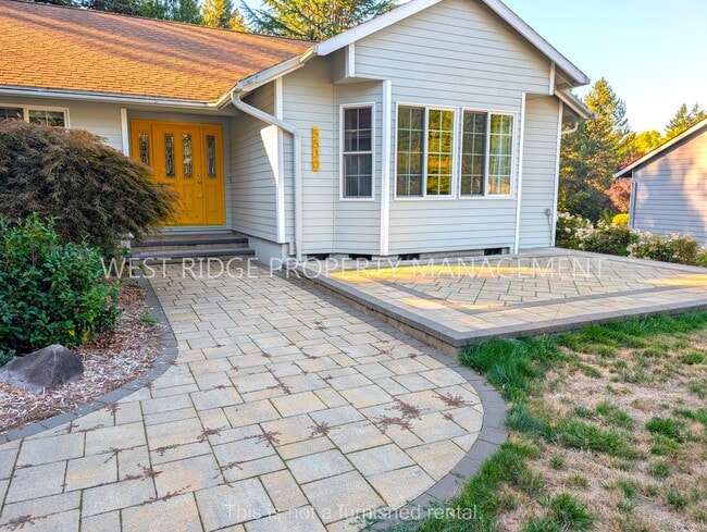 Photo - 5530 SW Coronado St