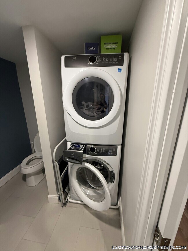 Photo - 249 Lexington St Unit 2