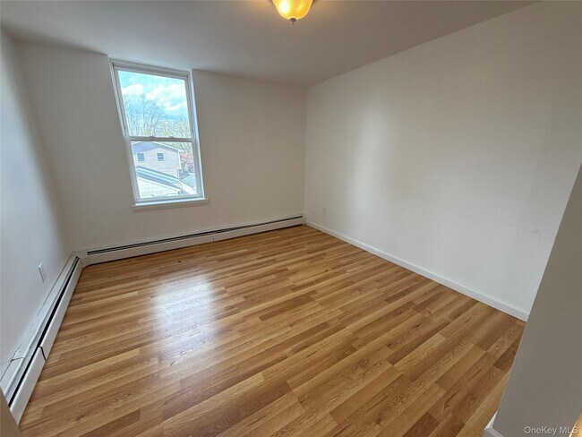 Photo - 49 1/2 Elm St Unidad 2