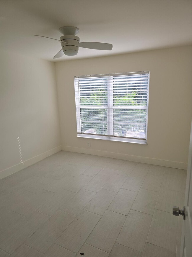 Photo - 2860 NE 14th Street Causeway Unit 205D