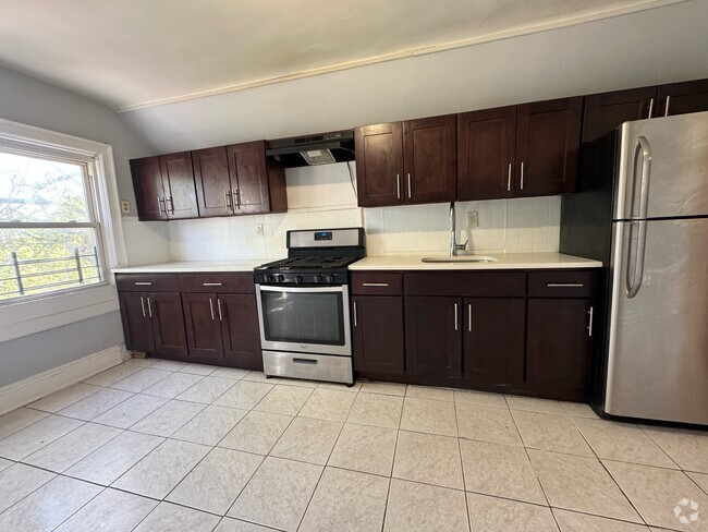Building Photo - 54 Wade St Unit 3 Rental