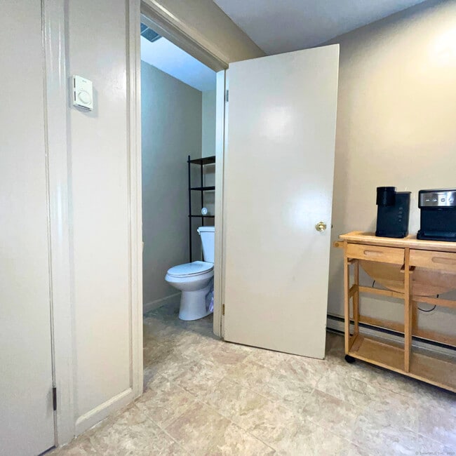 Photo - 537 Boswell Ave