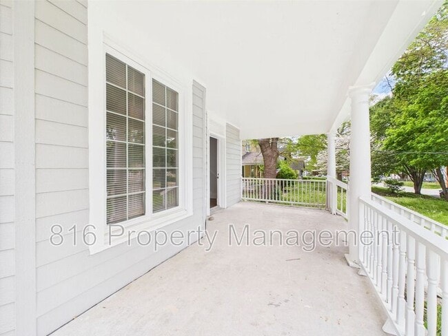 Photo - 633 S Fuller Ave Unit 1