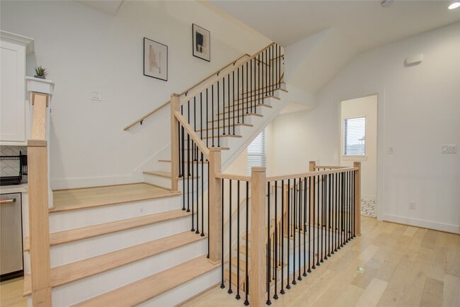 Photo - 2315 Sherwin St